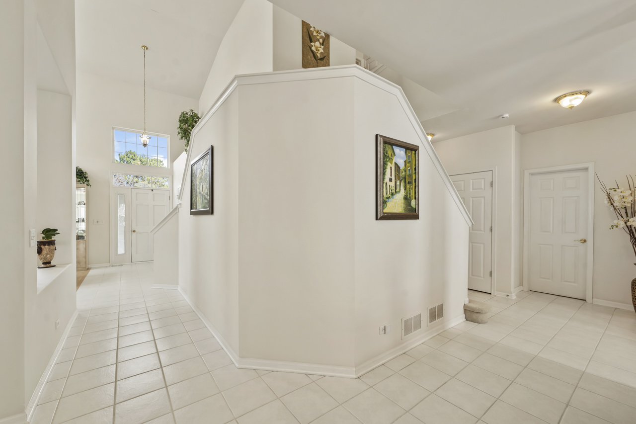 193 S Pleasant Road, Lake Zurich, IL 60047