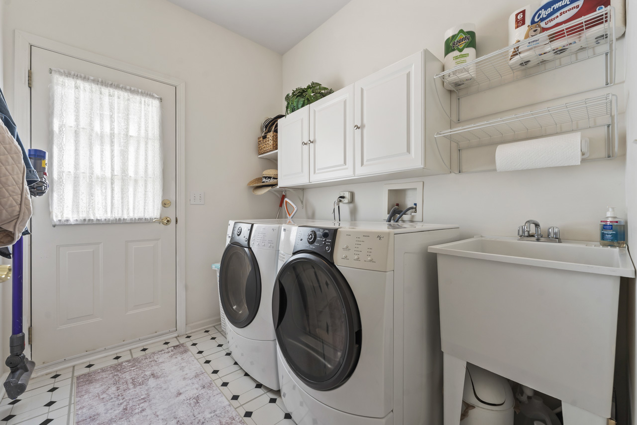 193 S Pleasant Road, Lake Zurich, IL 60047