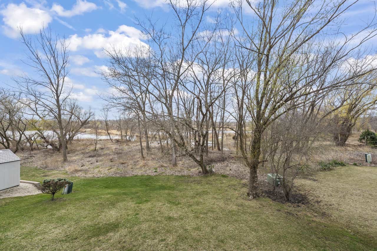 193 S Pleasant Road, Lake Zurich, IL 60047