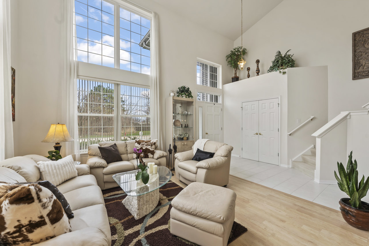 193 S Pleasant Road, Lake Zurich, IL 60047