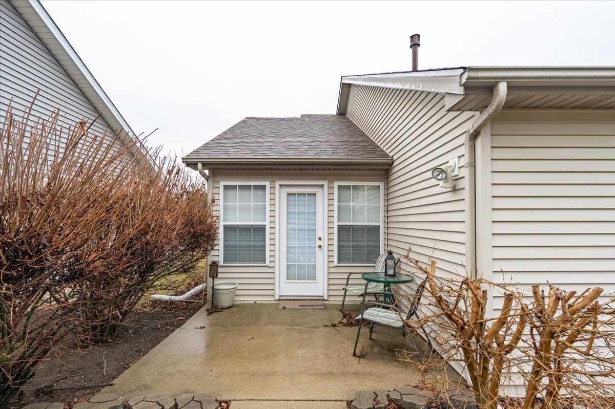 16 Grape Vine Lane, Bloomington, IL 61704