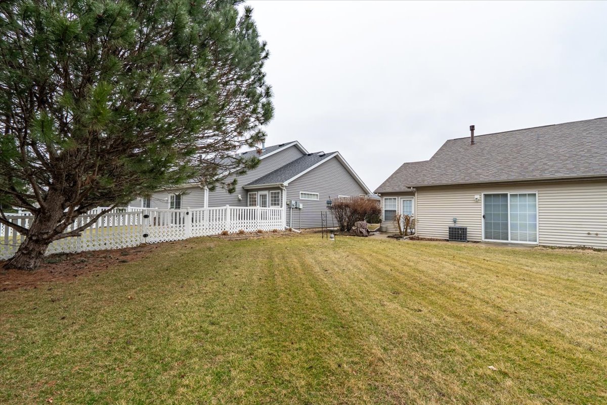 16 Grape Vine Lane, Bloomington, IL 61704