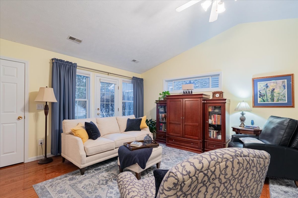 16 Grape Vine Lane, Bloomington, IL 61704