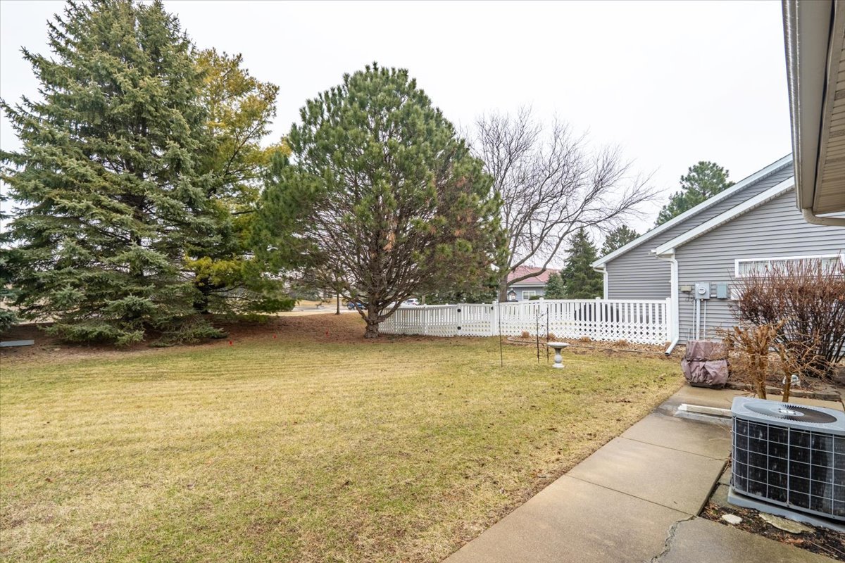 16 Grape Vine Lane, Bloomington, IL 61704