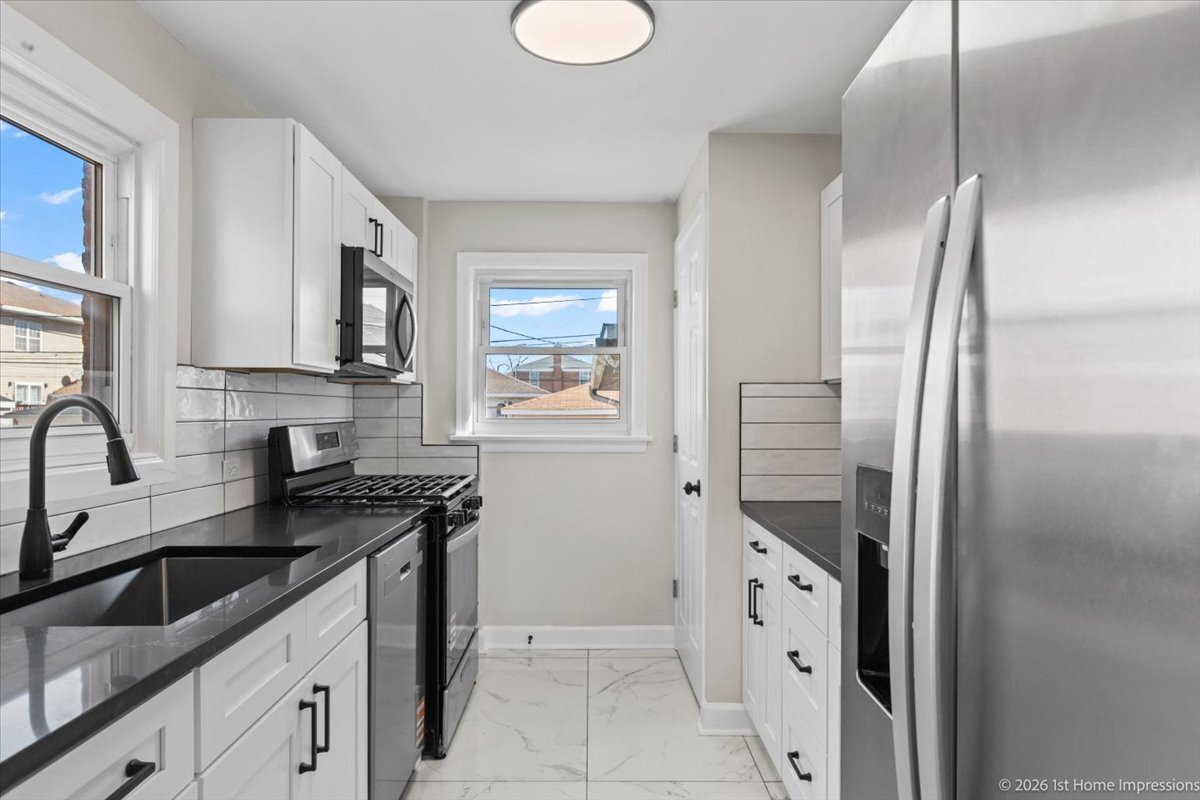 1043 Marshall Avenue, Bellwood, IL 60104