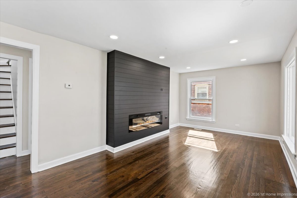 1043 Marshall Avenue, Bellwood, IL 60104