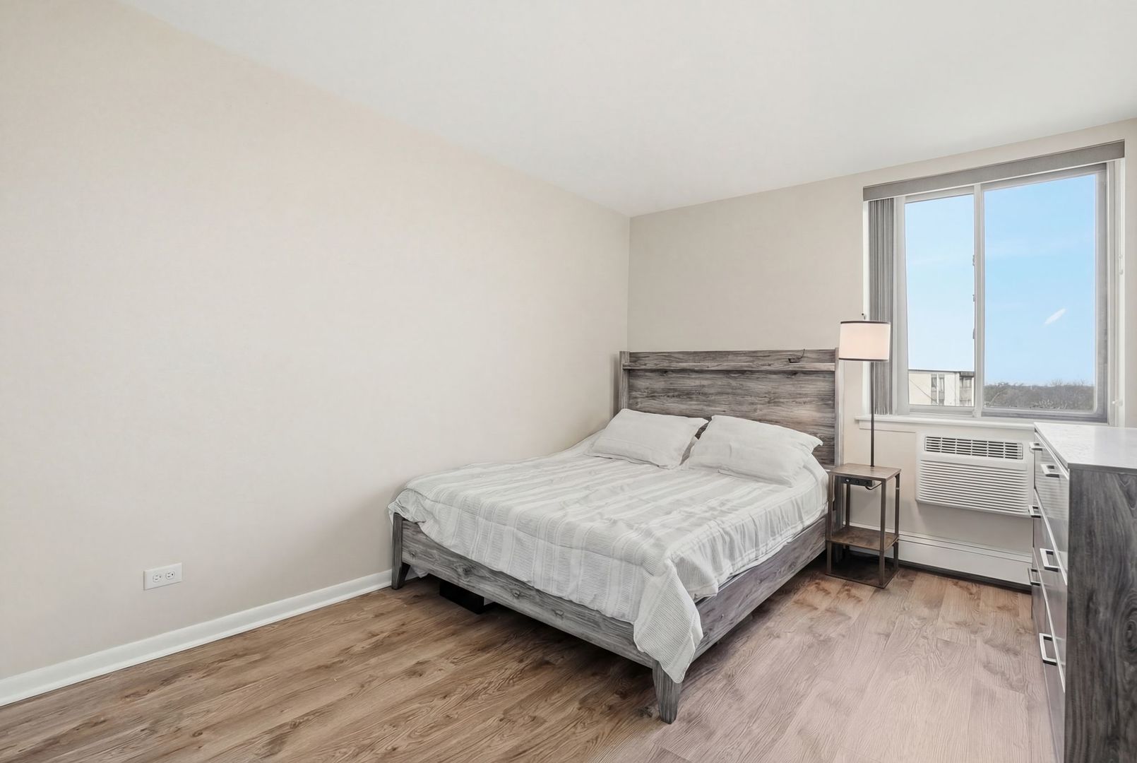 9740 S Pulaski Road #605, Oak Lawn, IL 60453