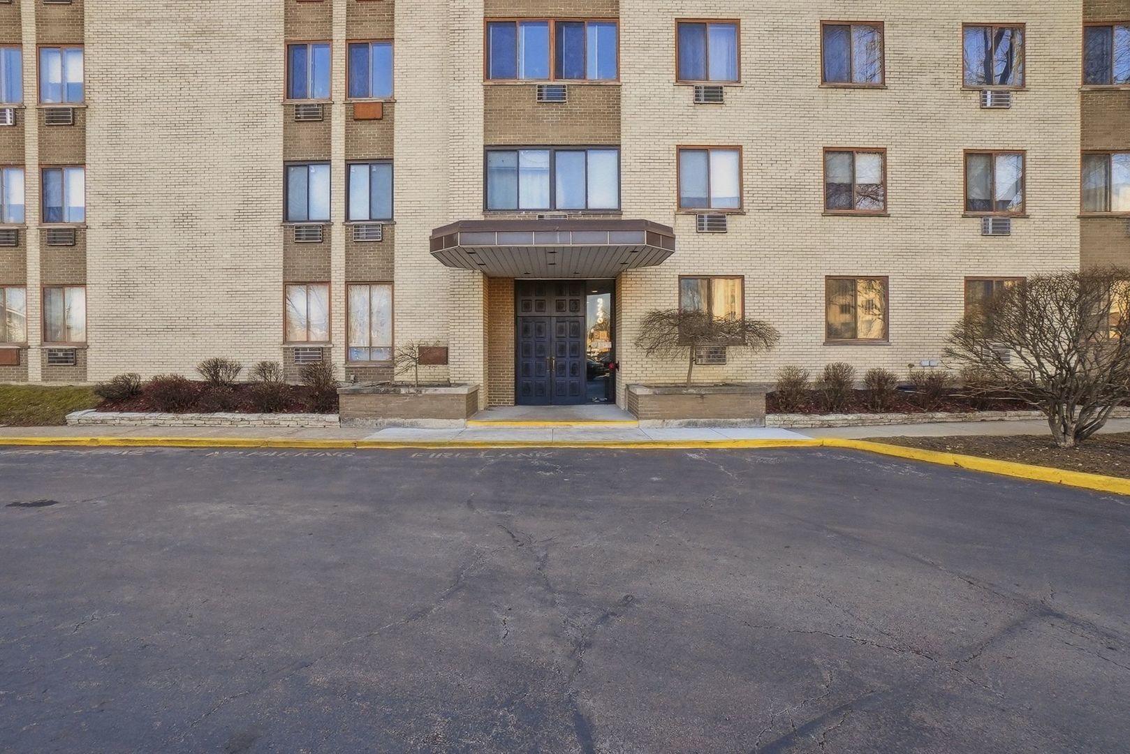 9740 S Pulaski Road #605, Oak Lawn, IL 60453