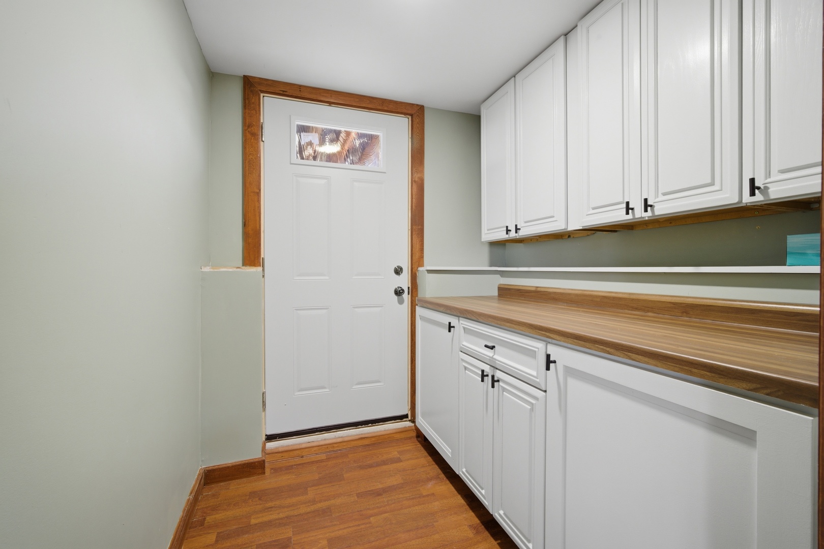 4611 W Shore Drive, McHenry, IL 60050