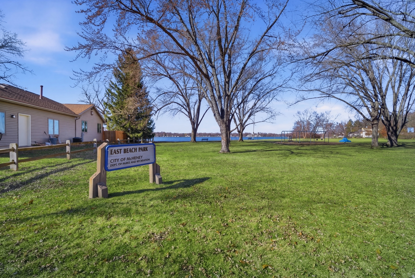 4611 W Shore Drive, McHenry, IL 60050