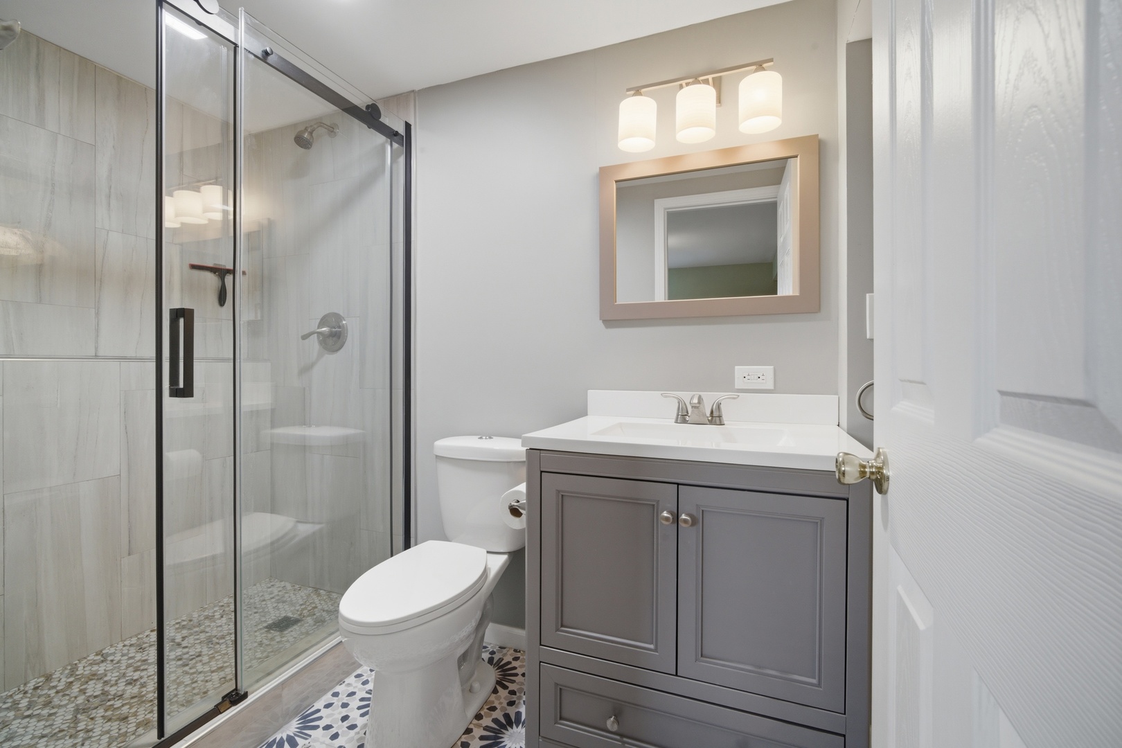 4611 W Shore Drive, McHenry, IL 60050