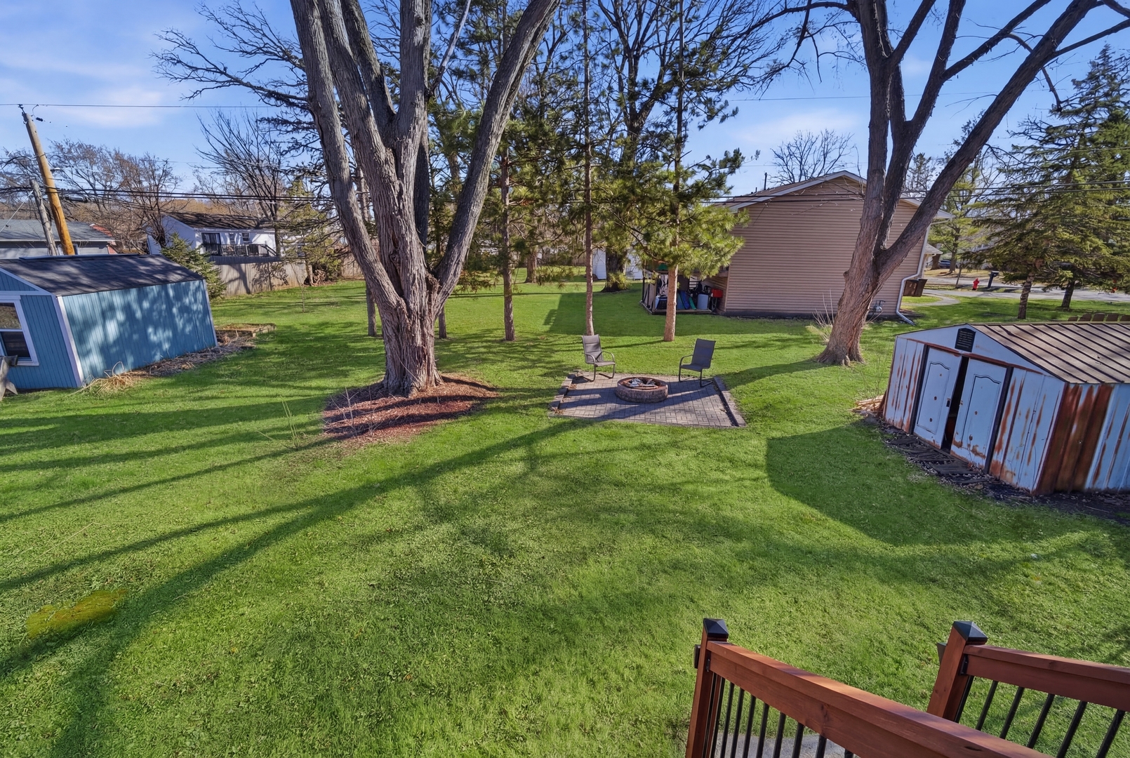 4611 W Shore Drive, McHenry, IL 60050