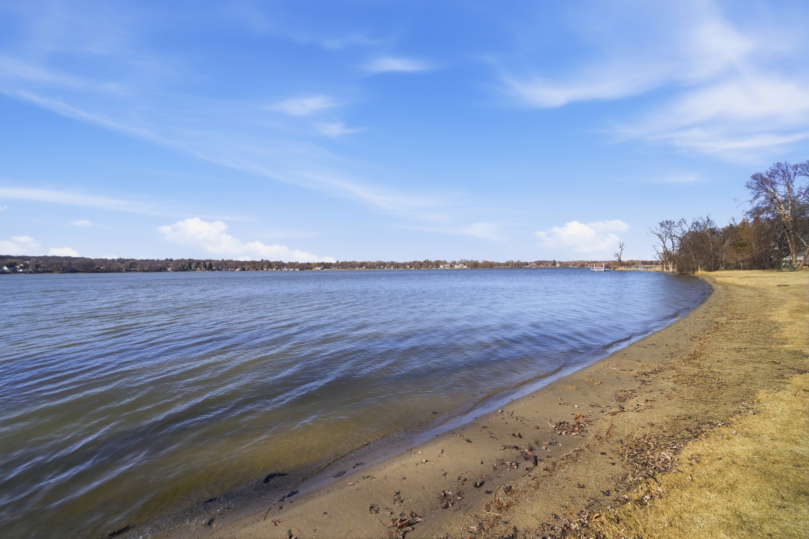 4611 W Shore Drive, McHenry, IL 60050