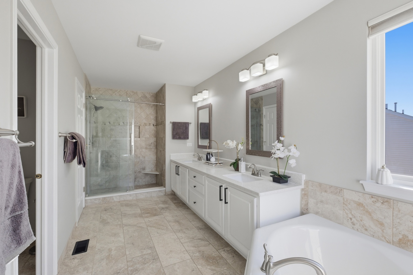 748 N Overlook Trail, Round Lake, IL 60073