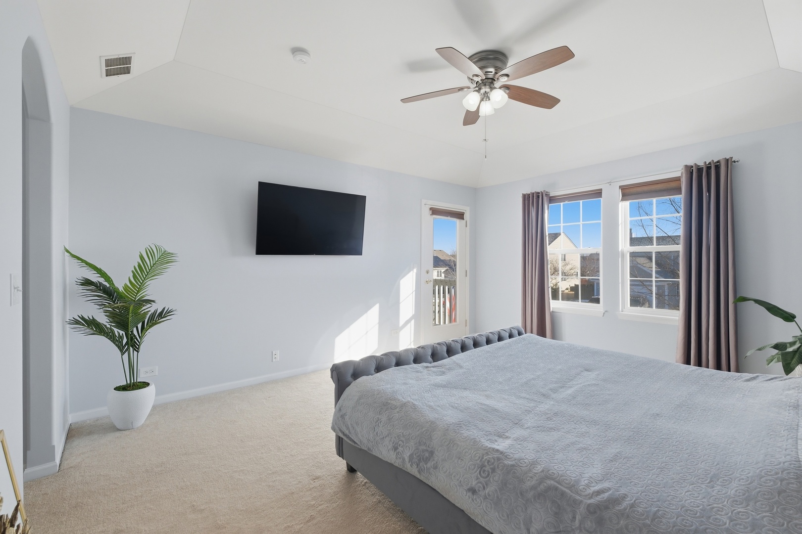 748 N Overlook Trail, Round Lake, IL 60073