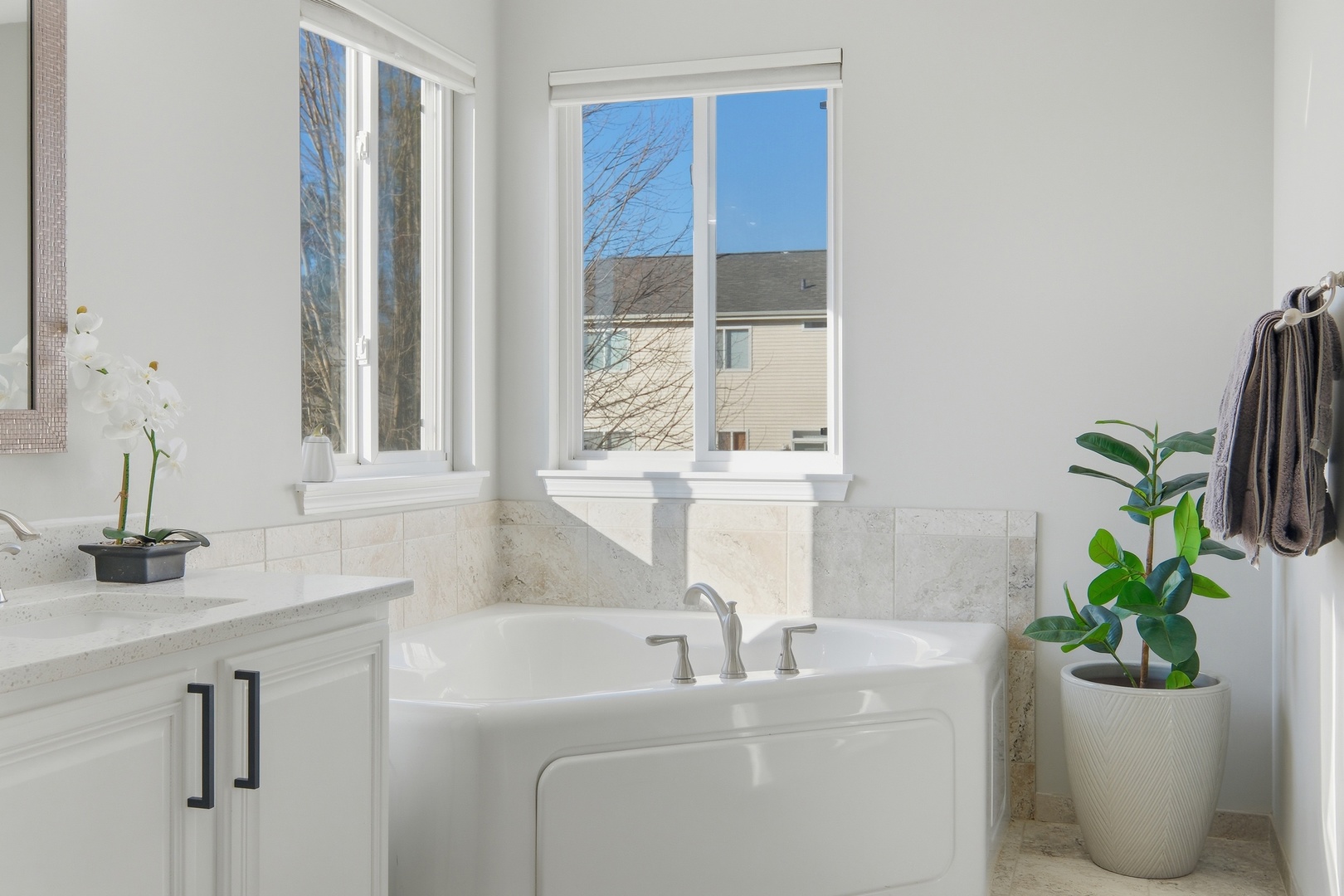 748 N Overlook Trail, Round Lake, IL 60073