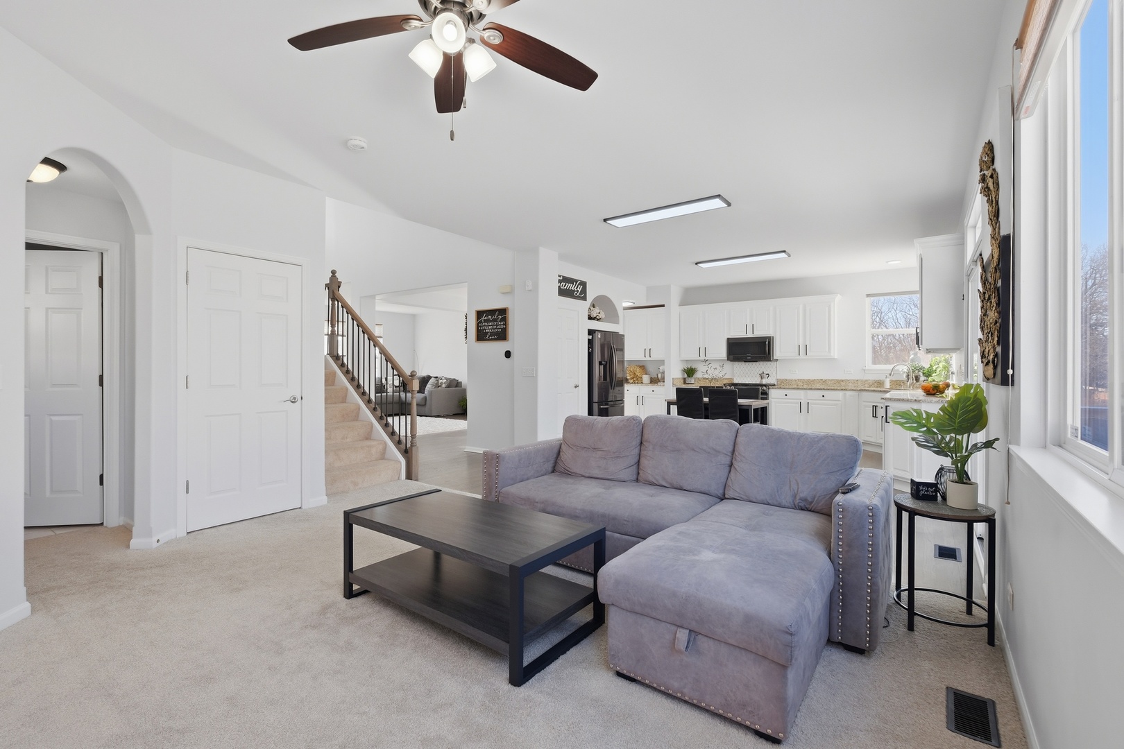 748 N Overlook Trail, Round Lake, IL 60073