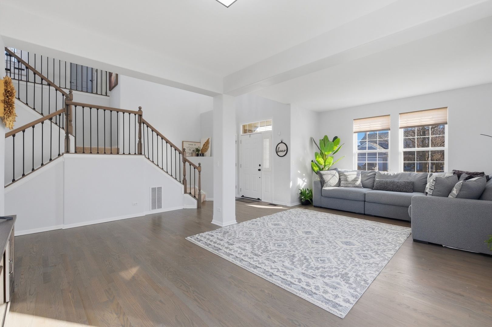 748 N Overlook Trail, Round Lake, IL 60073