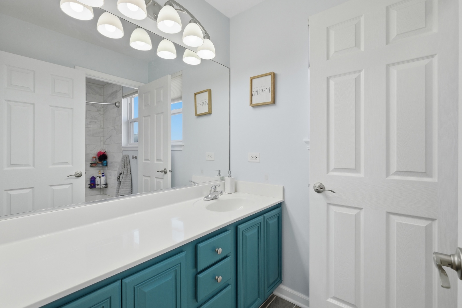 748 N Overlook Trail, Round Lake, IL 60073