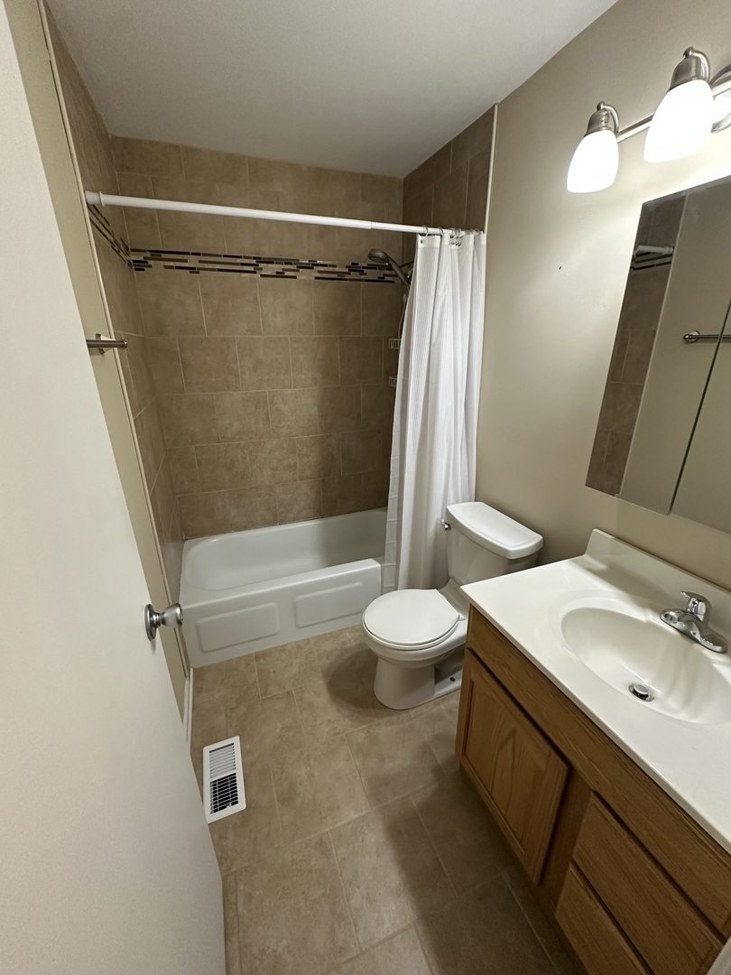 7748 W Harbor Court #40, Frankfort, IL 60423