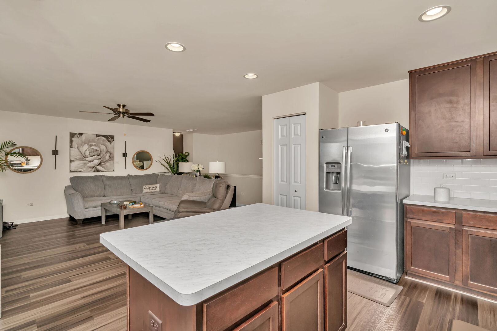 6611 Eich Drive, Joliet, IL 60431