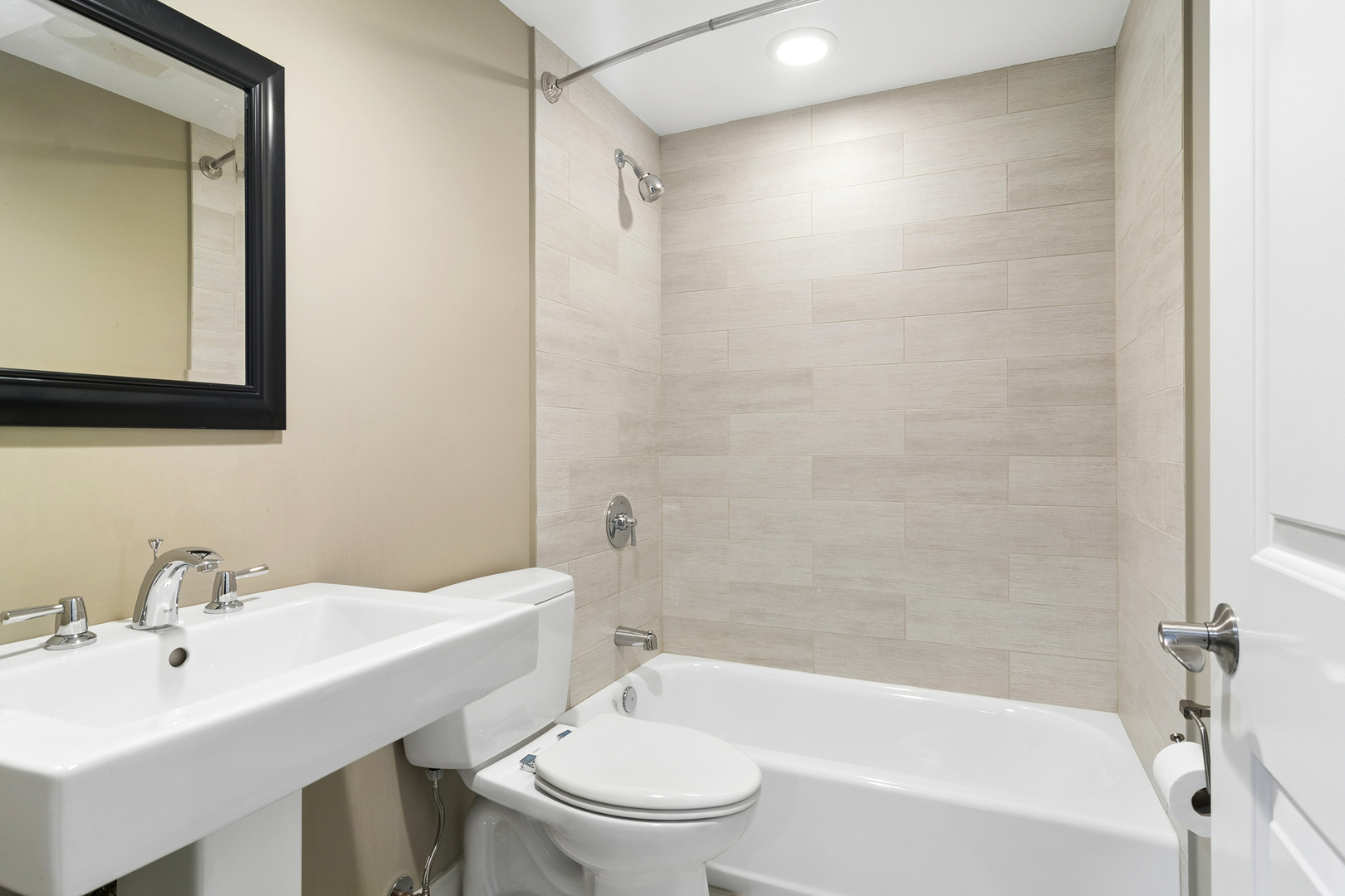 2020 Churchill Lane, Highland Park, IL 60035