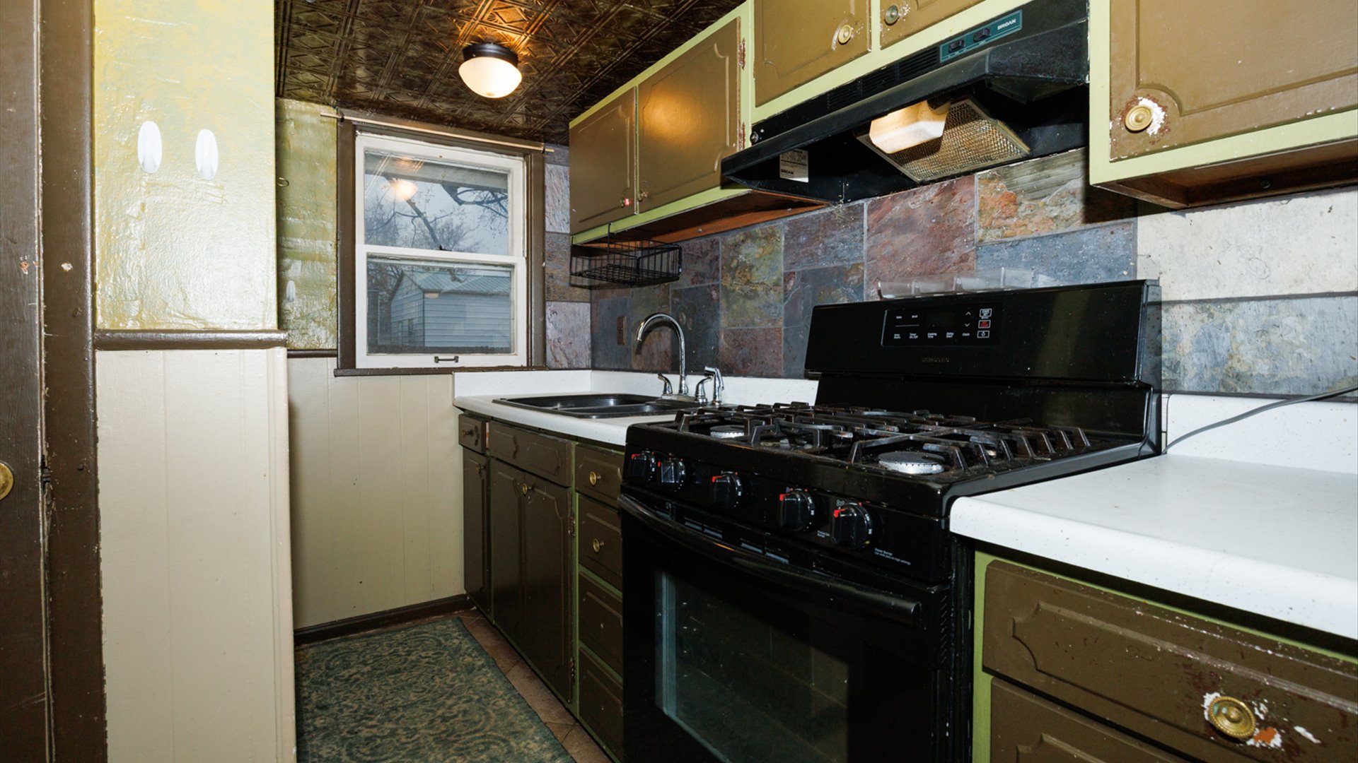 517 N Walnut Street, Clinton, IL 61727