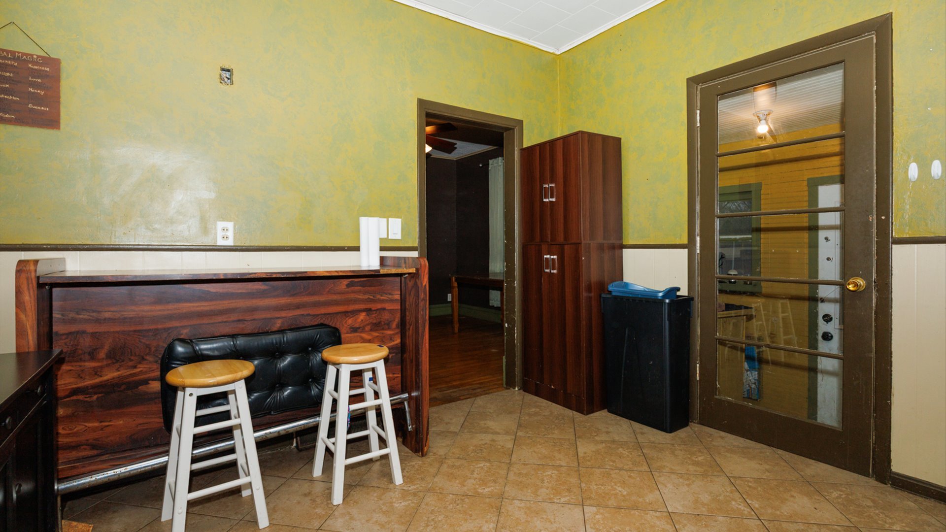 517 N Walnut Street, Clinton, IL 61727