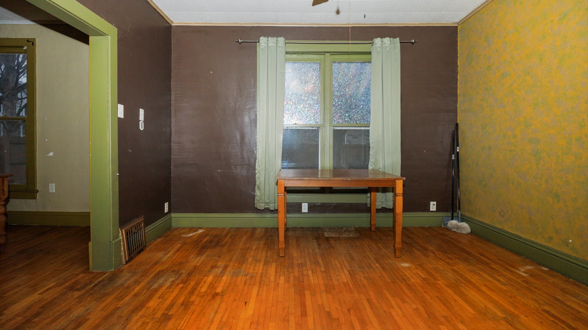 517 N Walnut Street, Clinton, IL 61727