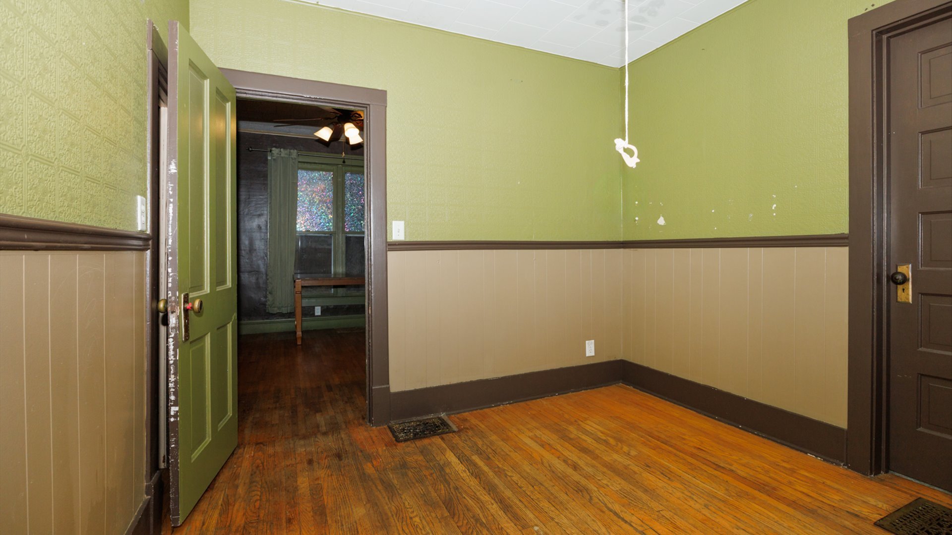 517 N Walnut Street, Clinton, IL 61727