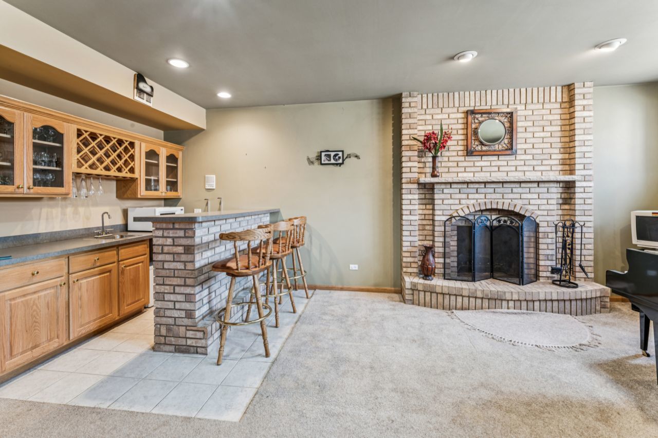 3541 N Pontiac Avenue, Chicago, IL 60634