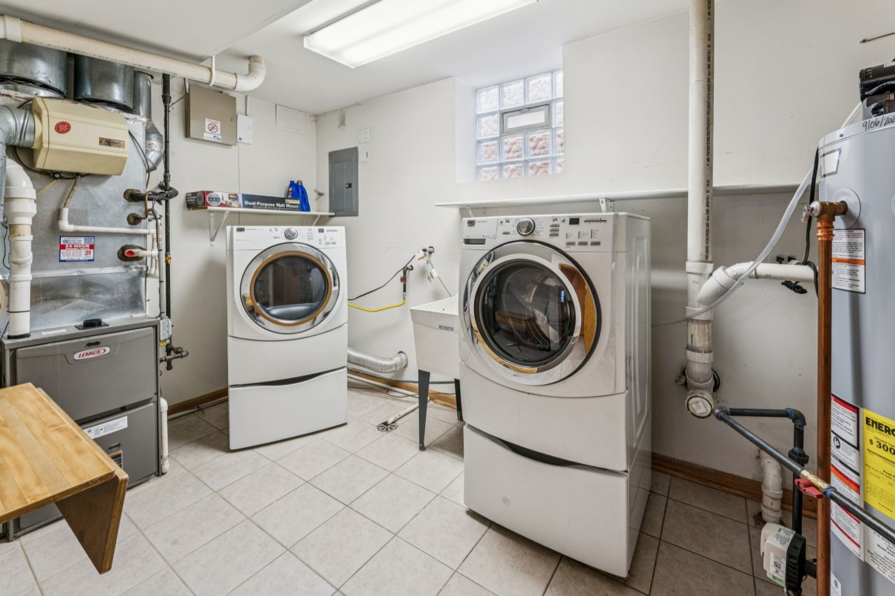 3541 N Pontiac Avenue, Chicago, IL 60634