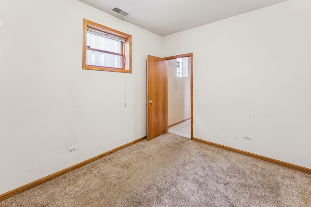 3541 N Pontiac Avenue, Chicago, IL 60634