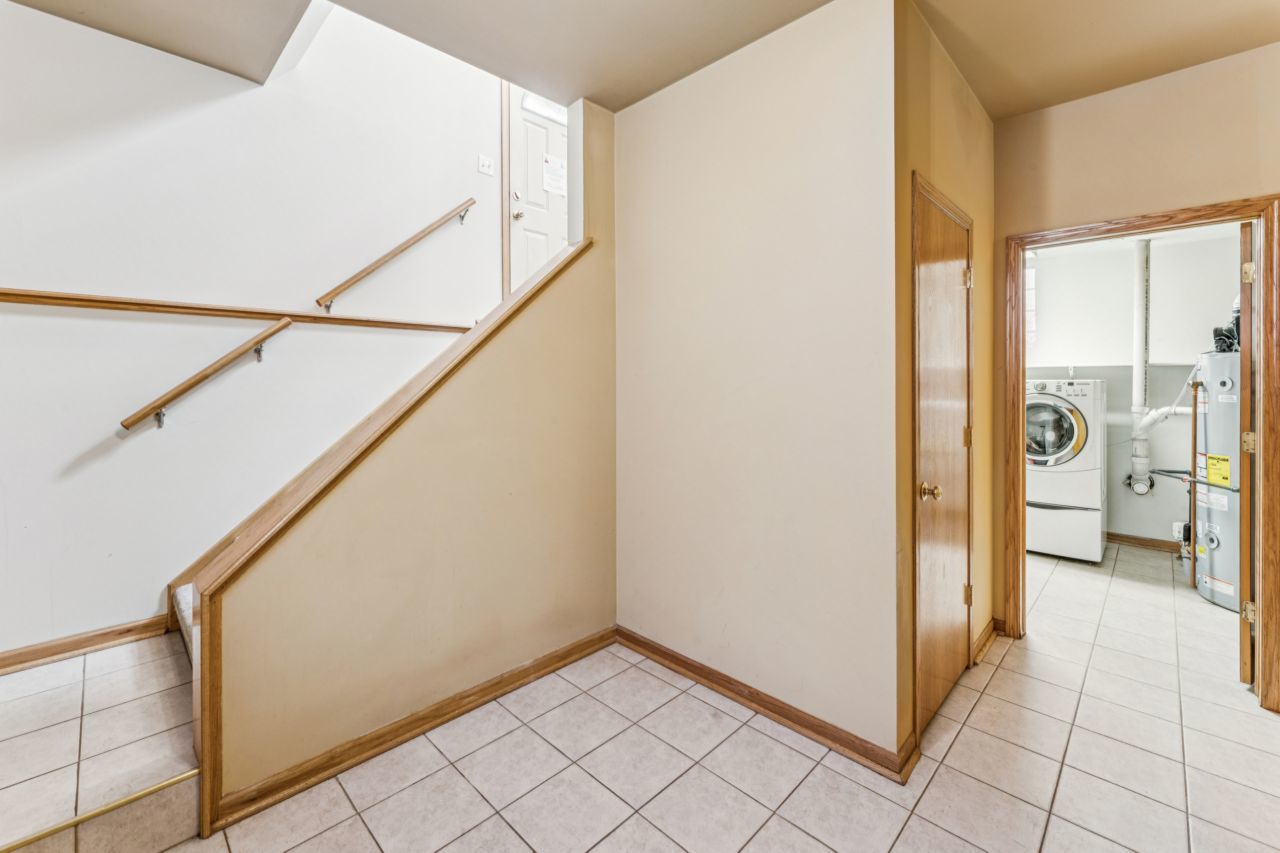 3541 N Pontiac Avenue, Chicago, IL 60634