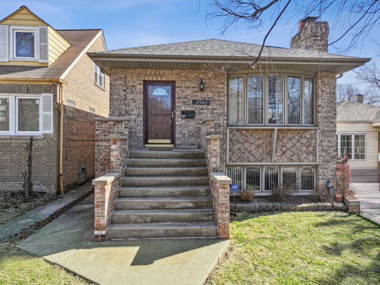 3541 N Pontiac Avenue, Chicago, IL 60634