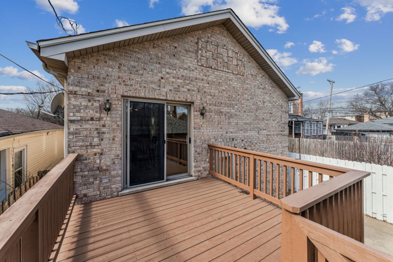 3541 N Pontiac Avenue, Chicago, IL 60634