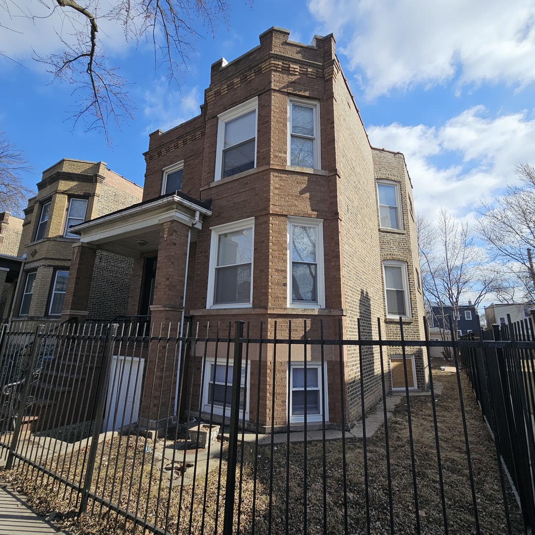 717 N Homan Avenue, Chicago, IL 60624