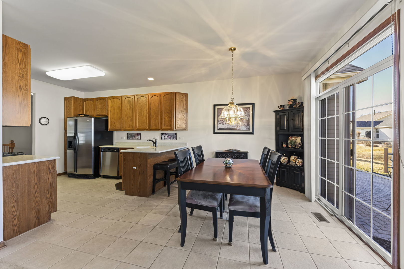 21302 Prince Lake Drive, Crest Hill, IL 60403