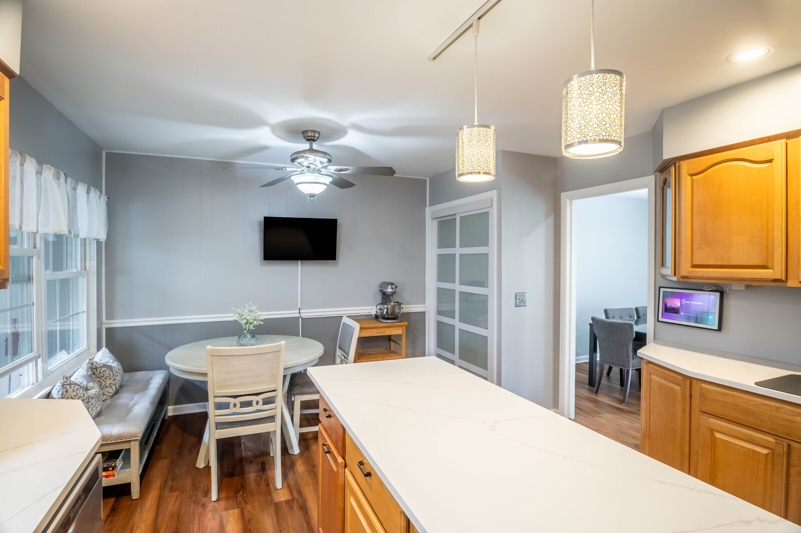 648 Dauphine Court #D, Elk Grove Village, IL 60007