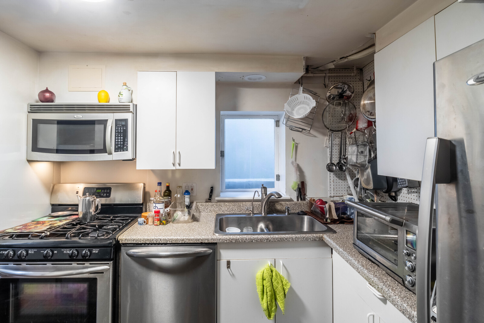 648 Dauphine Court #D, Elk Grove Village, IL 60007