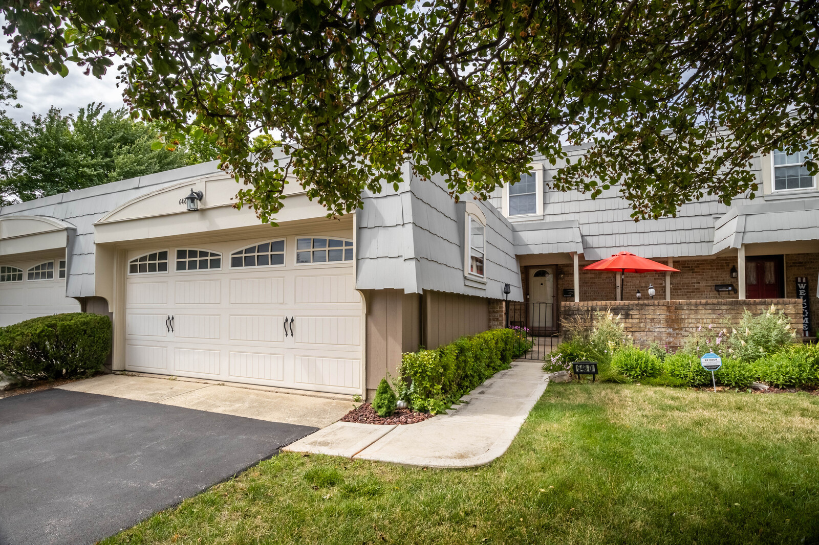 648 Dauphine Court #D, Elk Grove Village, IL 60007