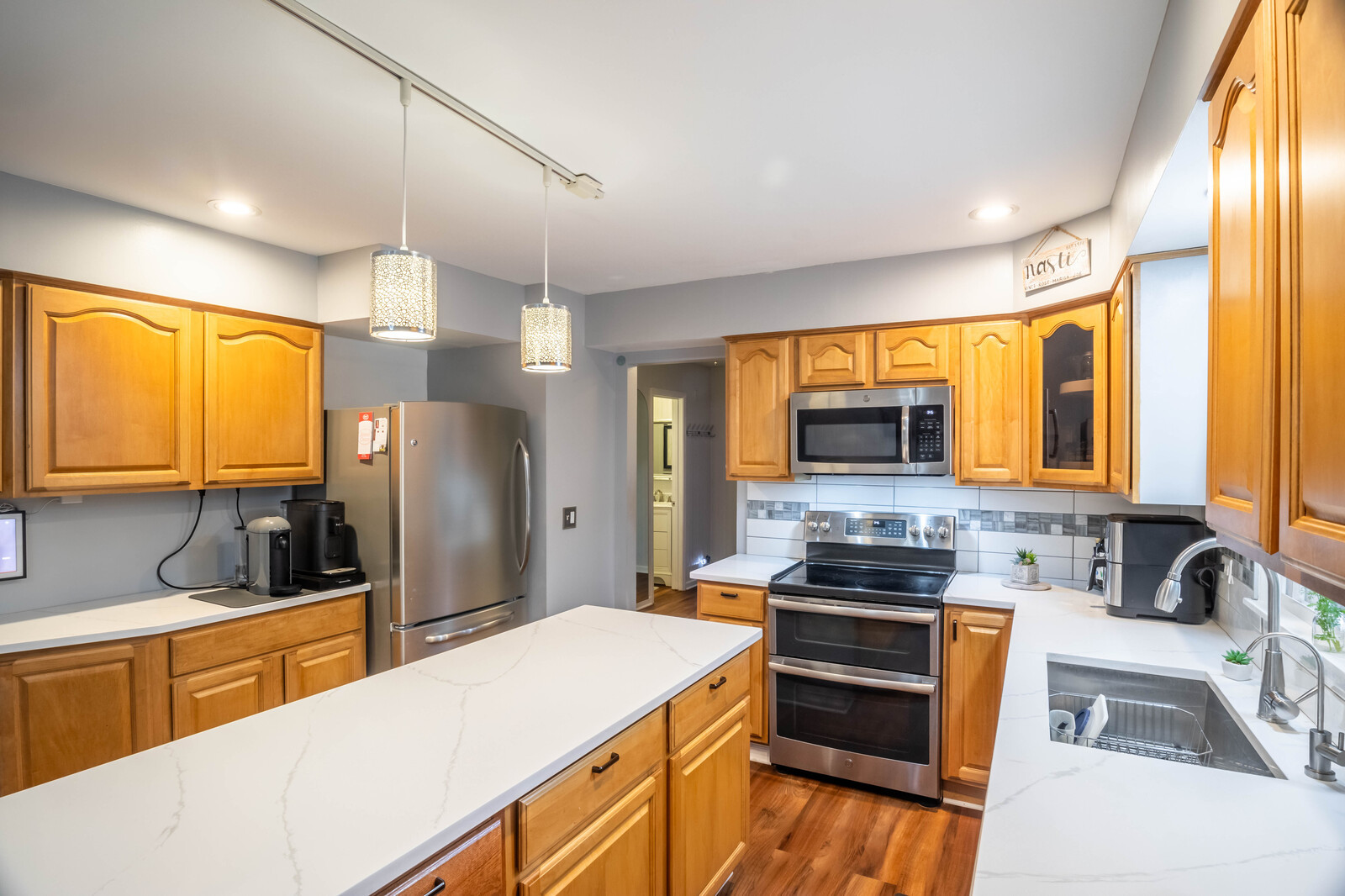 648 Dauphine Court #D, Elk Grove Village, IL 60007