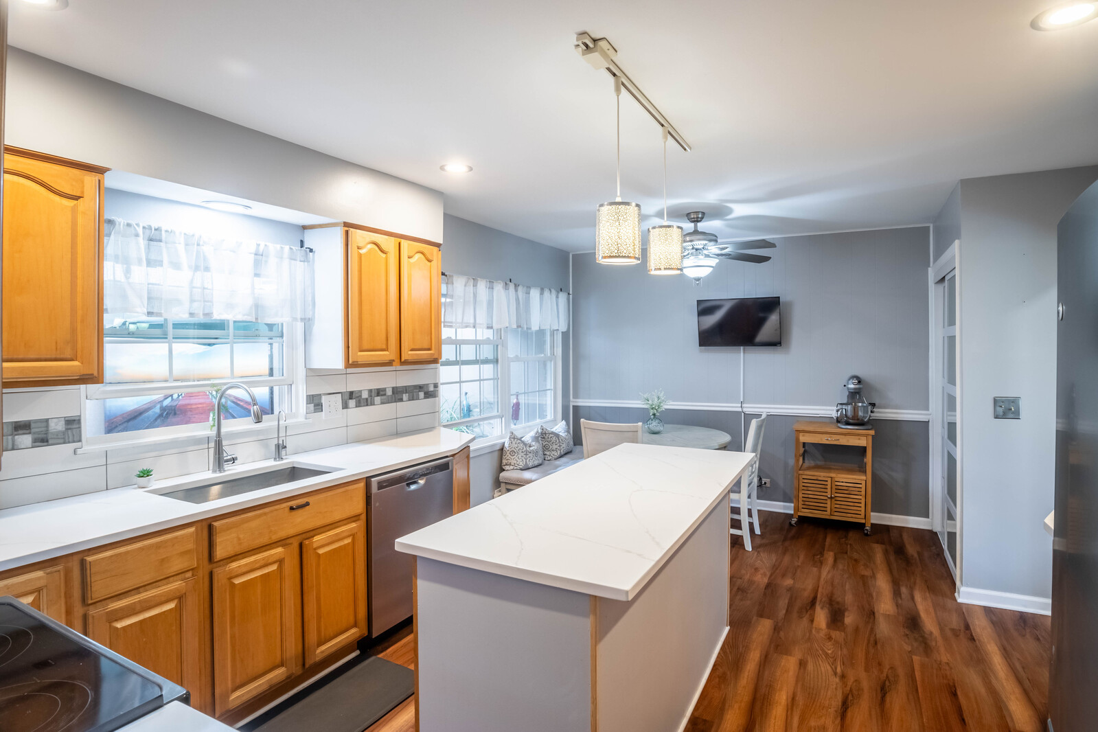 648 Dauphine Court #D, Elk Grove Village, IL 60007