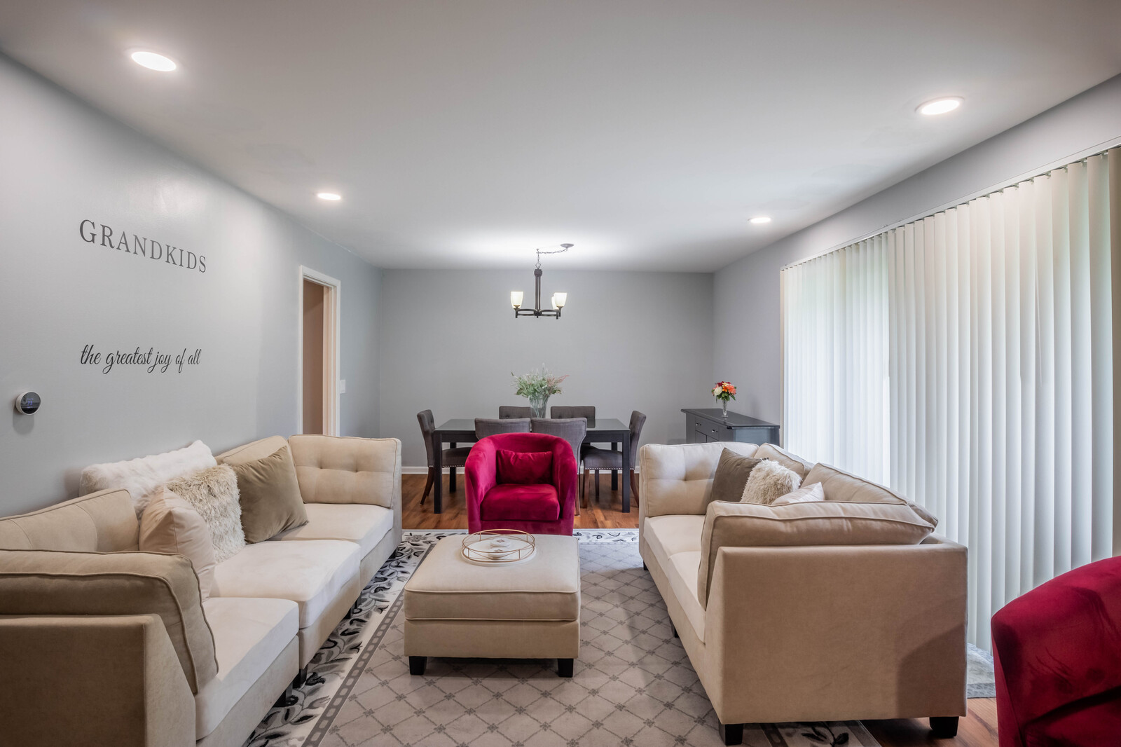 648 Dauphine Court #D, Elk Grove Village, IL 60007