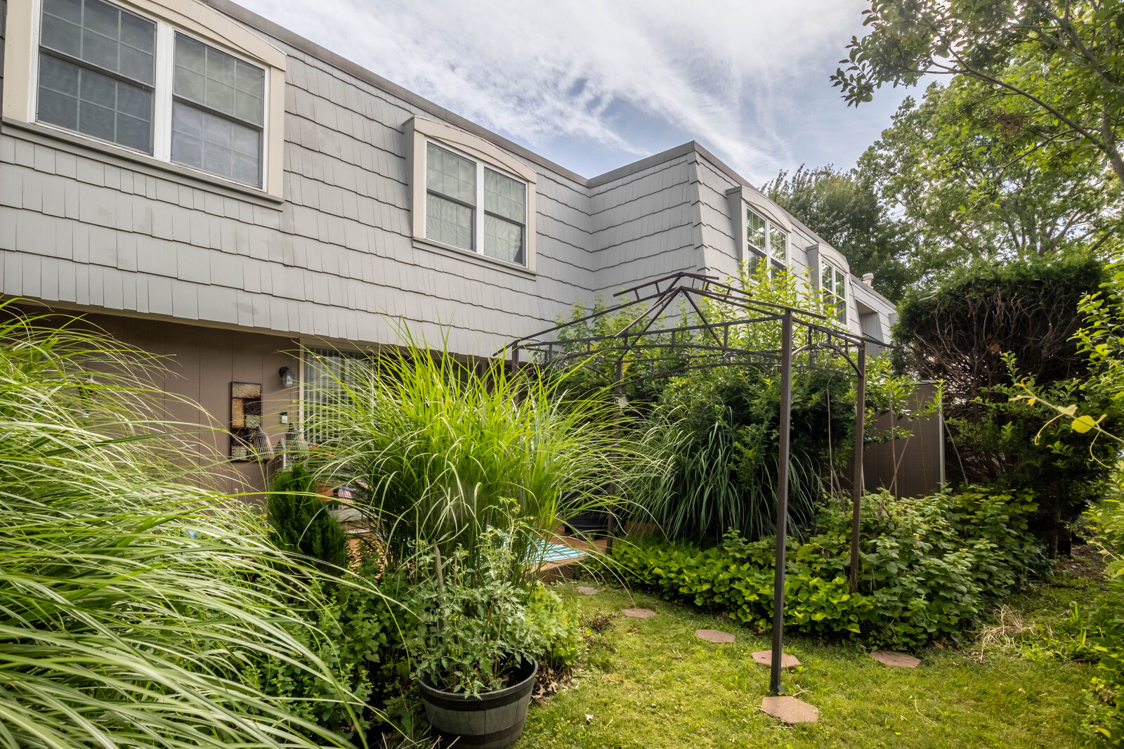 648 Dauphine Court #D, Elk Grove Village, IL 60007