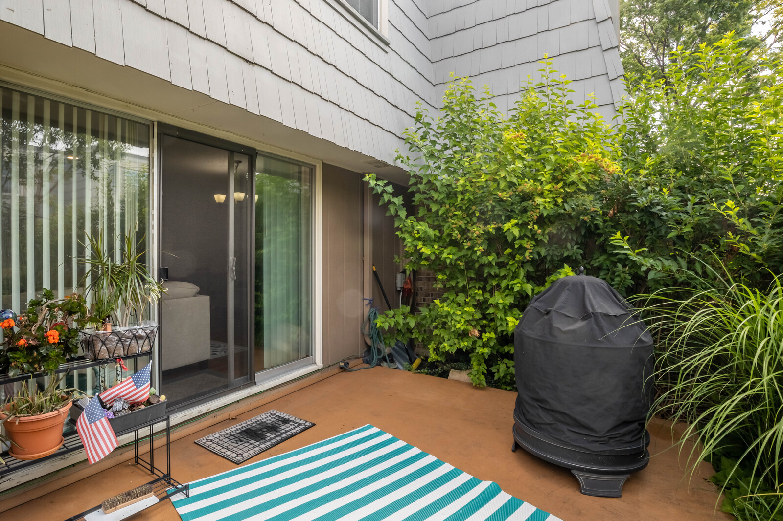 648 Dauphine Court #D, Elk Grove Village, IL 60007