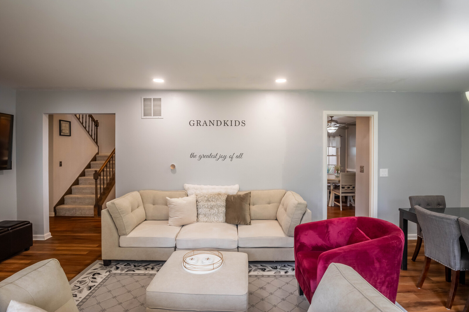 648 Dauphine Court #D, Elk Grove Village, IL 60007