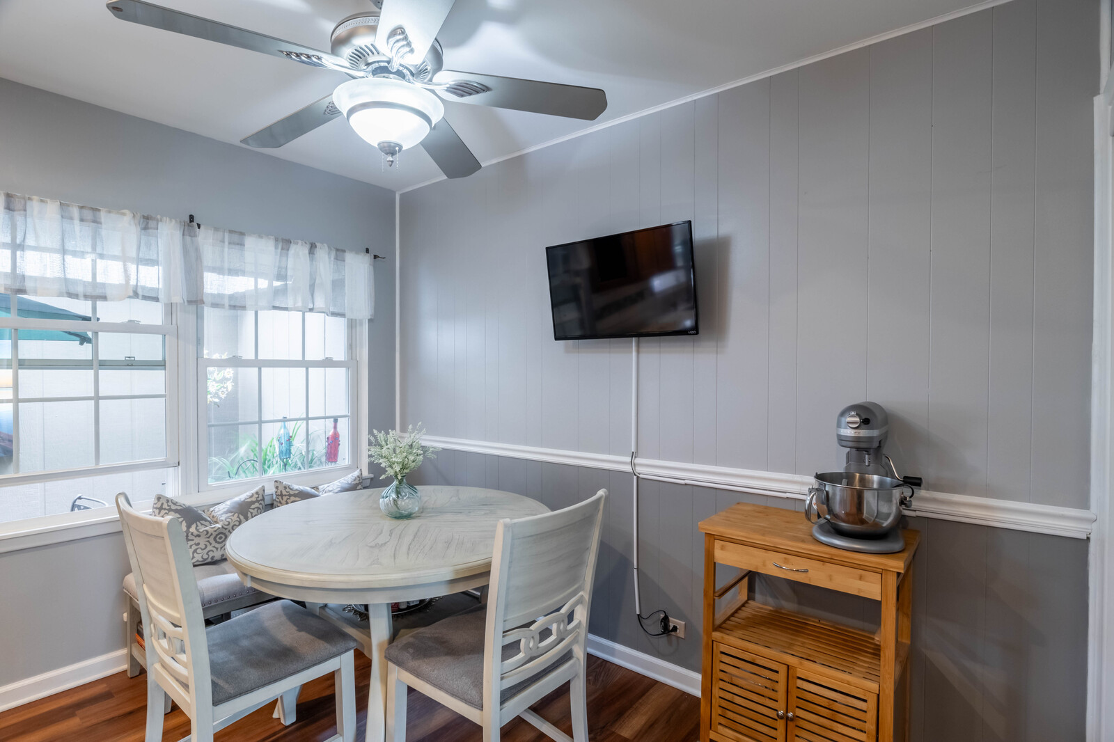 648 Dauphine Court #D, Elk Grove Village, IL 60007