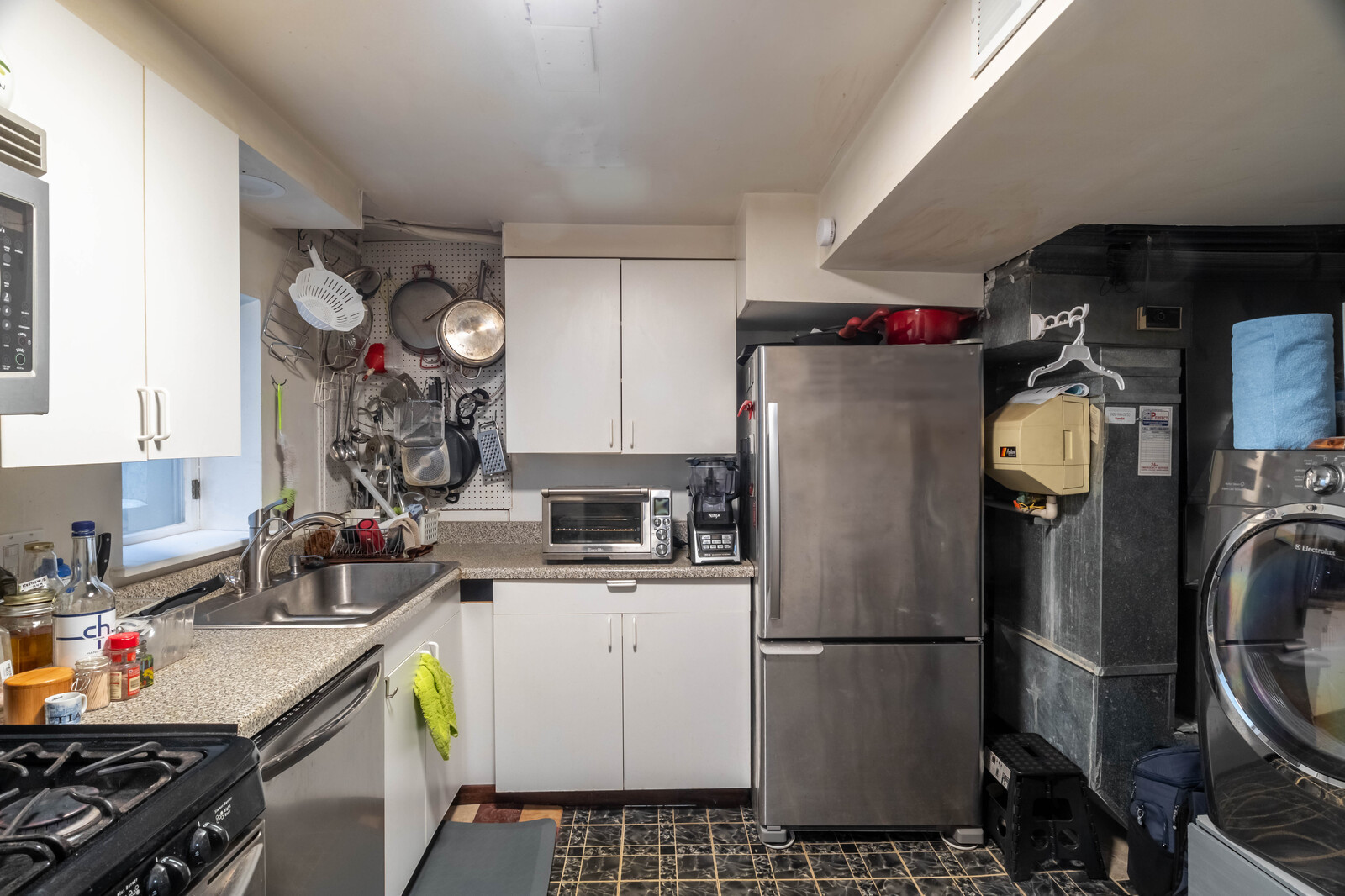 648 Dauphine Court #D, Elk Grove Village, IL 60007