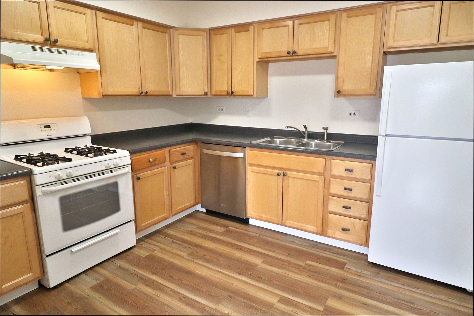 819 Mansfield Court, Schaumburg, IL 60194